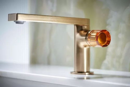 至臻之选，为美执着 头灯头戴电筒的工艺与设计美学